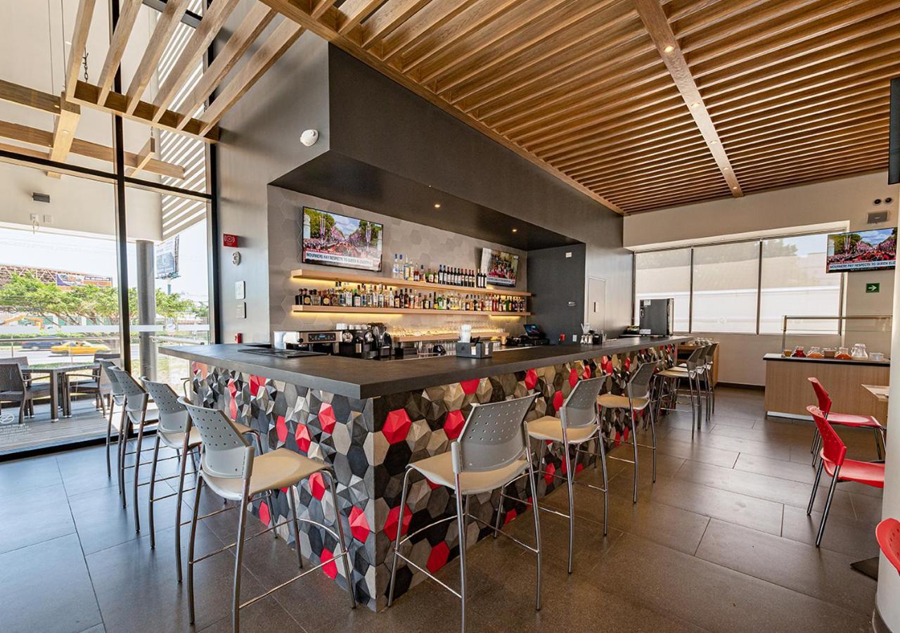 Ramada Encore By Wyndham Guadalajara Aeropuerto Las Pintas المظهر الخارجي الصورة