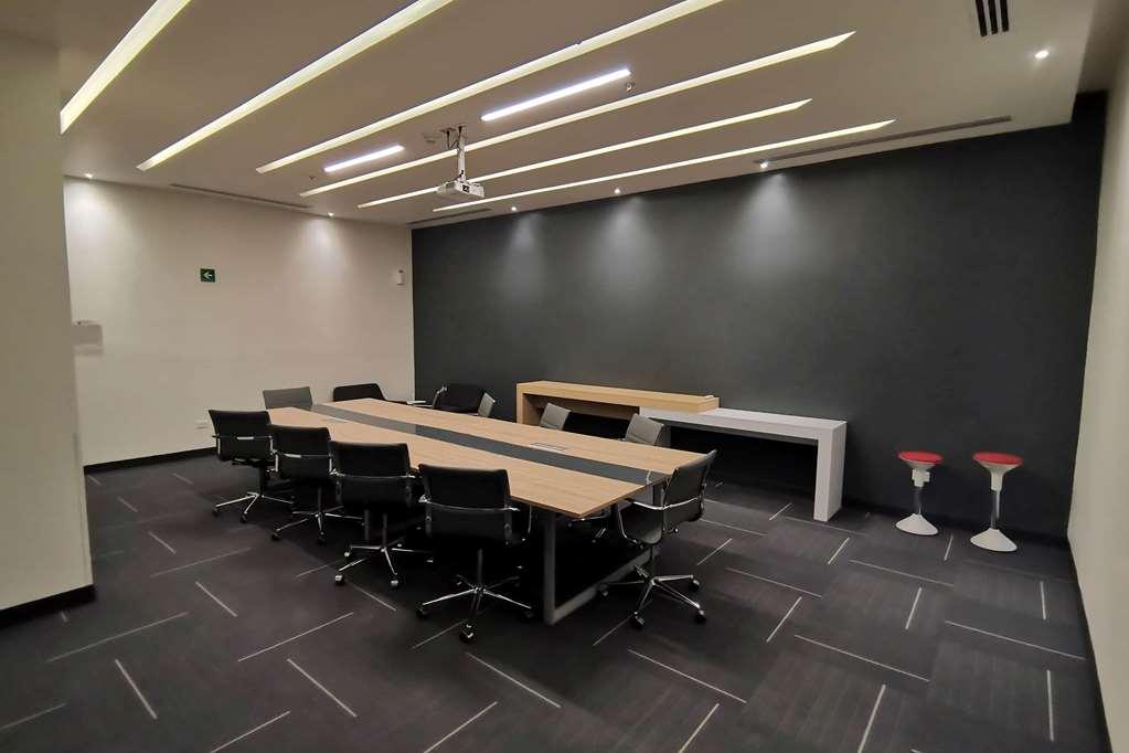 Ramada Encore By Wyndham Guadalajara Aeropuerto Las Pintas المرافق الصورة