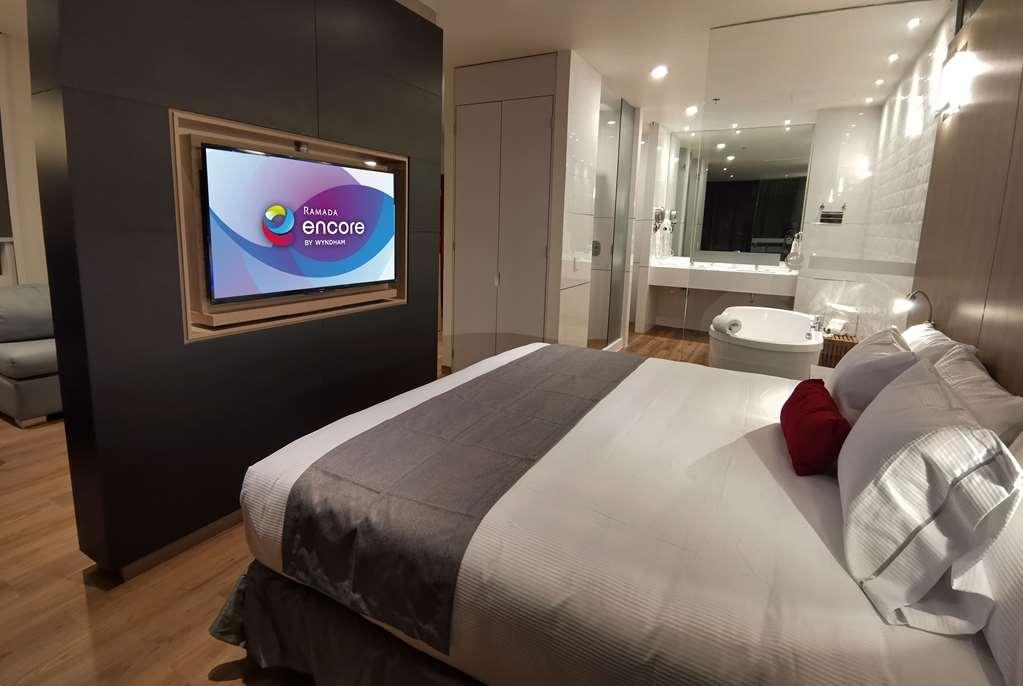 Ramada Encore By Wyndham Guadalajara Aeropuerto Las Pintas الغرفة الصورة