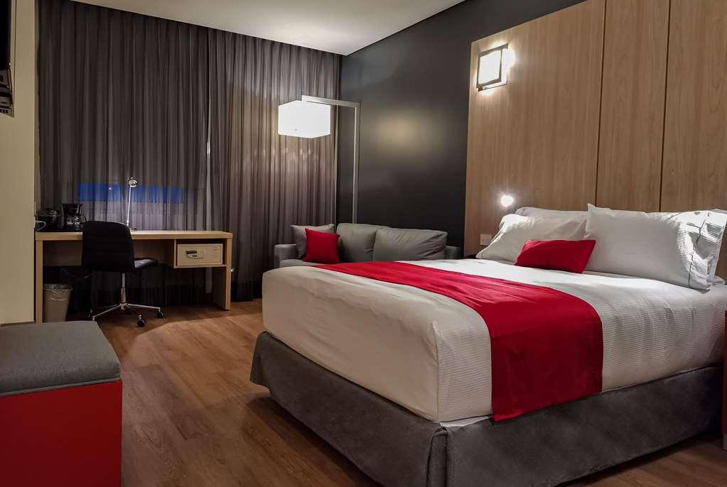 Ramada Encore By Wyndham Guadalajara Aeropuerto Las Pintas الغرفة الصورة